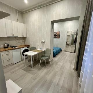 Central Park Apartment - 3