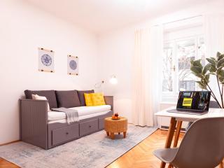 Nice Weekends Graz - Central & Cozy, Free Parking & Walk to Old Town - Mur - Kunsthaus - Graz - 0