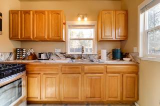 Spa and Beach Access Resort Condo in Tahoe Vista! - Tahoe Vista - 3