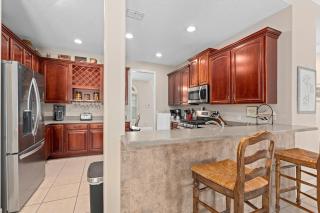 Mickeys Sunrise - Phenomenal 7BR Themed Rooms Home Theater Swingset SplashPad Gas BBQ - 2 miles to Disney - Orlando - 3
