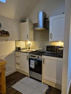 The Nook, 1 Bedroom Cottage with Indoor Fireplace - - 2