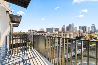 The Skyline Studio, Modern Getaway by Dodger Stadium - Los Angeles - 1