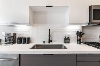 The Skyline Suite-Sleek Studio Near Dodger Stadium - 4