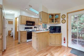 White Narwhal - Carpenterville - 5