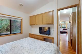 White Narwhal - Carpenterville - 1