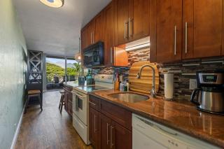 Nani Kai Hale 305 - Oceanview updated condo with AC at beachfront resort - Kihei - 7