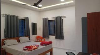 Hotel Randha and Lodging - 9