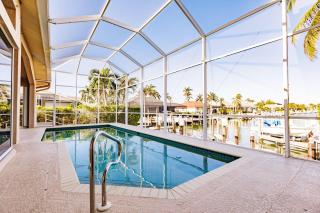 Vibrant 4BR Home l Pool l Jacuzzi l Game Room - Marco Island - 0