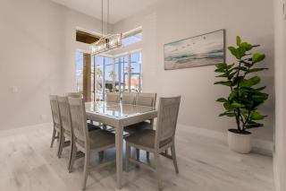 Vibrant 4BR Home l Pool l Jacuzzi l Game Room - Marco Island - 6