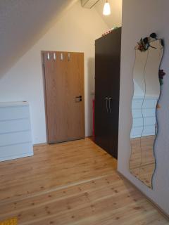 Helles Zimmer 18 qm in 6,5-Zi-Wohnung nähe Frankfurt, Hanau, Büdingen, Friedberg - 3