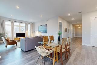Oasis on 2nd #301 - 6
