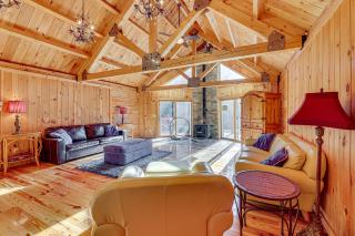 15 Mi to Snowshoe Resort Cabin with Deck and Fire Pit - Dunmore - 8