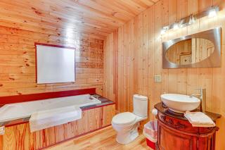 15 Mi to Snowshoe Resort Cabin with Deck and Fire Pit - 1