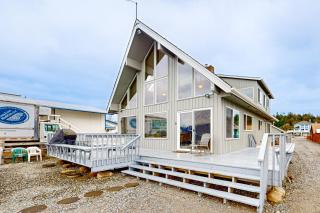 Blue Heron Haven - Bow - 8