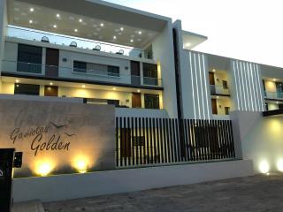 Dpto de 2 recamaras con alberca excelente ubicacion - 0