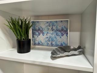 Studio, Beautiful & Convenient Downtown Devon - - 6