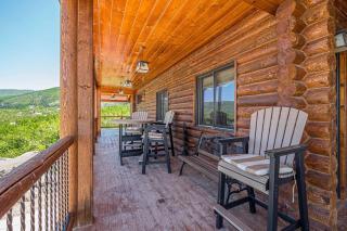 Ski and Ride Mountain Haus - Hot Tub, Fire Pit, Game Room & Deck - Mesa - 4