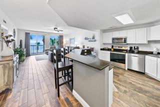 Calypso 209E 2nd floor Corner Unit 2 BR direct beach front - Panama City Beach - 2