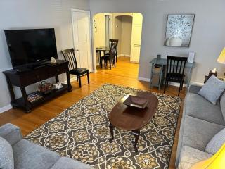 Narberth - Quiet Street Near Downtown And Train - - 6