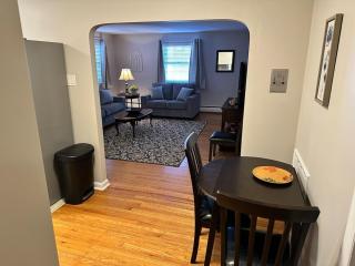 Narberth - Quiet Street Near Downtown And Train - - 5