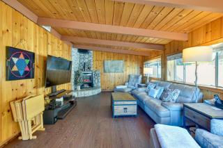 Stunning Idyllwild Home with Private Hot Tub and Decks - Idyllwild - 7