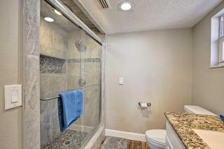 Family Stay with Pool Dock & Lanai in Tampa - Tampa - 1