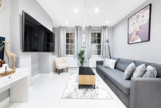 High Ceiling Modern Apartment Heart of Central London - London - 7