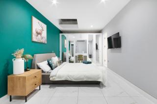 High Ceiling Modern Apartment Heart of Central London - London - 5