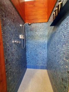 Cozy 2Bed& 1Bath Guest Suite surrounded by garden near Lake with Free parking and Wi-Fi - 3