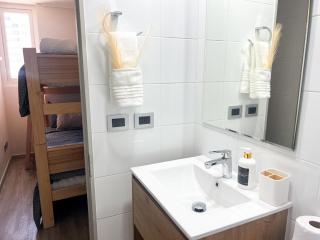 exclusive apartment with AC and parking - 6
