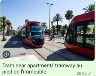 Grand Appartement 5 chambres, 5 télévision , 95 m2, vue mer, tramway sur place, gare train 2 min, aéroport 5 min , Large Apartment 5 bedrooms, 5 televisions, 95 m2, sea view, tram on site, train station 2 mins, airport 5 mins - 5