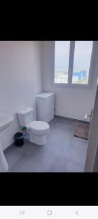 Grand Appartement 5 chambres, 5 télévision , 95 m2, vue mer, tramway sur place, gare train 2 min, aéroport 5 min , Large Apartment 5 bedrooms, 5 televisions, 95 m2, sea view, tram on site, train station 2 mins, airport 5 mins - Nizza - 1