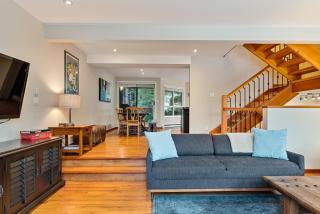 4BR in Blueberry Hill Estates, Lake View, Tranquil Setting, Gourmet Kitchen, Family Sized - 4