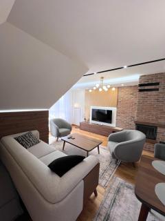 TRICOLORE Apartmani - 0