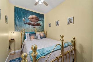 Steampunk Haven in the Heart of Tacoma! - 8