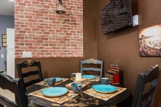 Steampunk Haven in the Heart of Tacoma! - 4