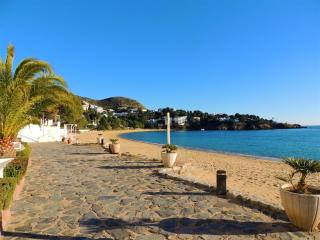 Apartment in Roses near Sandy Beach - 3