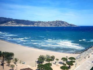 Apartment in Roses with Beachfront Views - 5