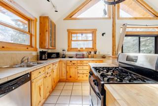 Cabin-Style Ski Home in Minturn with Private Deck - 2