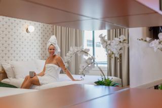 The Queens Gladstone - 2