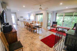 Hargreaves House - Bright - 8