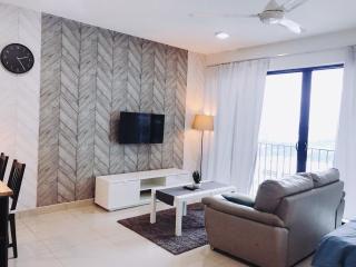 Netflix WiFi Cozy Homestay Trefoil Setia Alam Shah Alam 沙亚南舒适温馨日租民宿 - 7