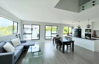 Valley Sea View Villa Torbay - Auckland - 9
