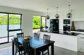 Valley Sea View Villa Torbay - 8