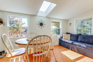 Lakefront Family Home with Dock in Newport! - 2
