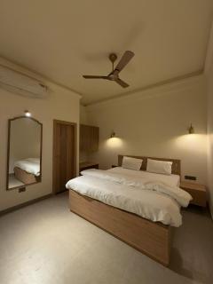 Radhe Krishna Residency Nearest Triveni Sangam - Prayagraj - 8