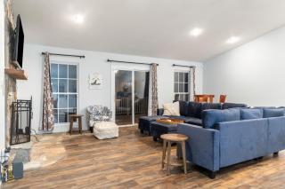 Dorsey Dock Retreat with Dock - Hartwell - 4