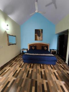 King Size Deck Villa - Mumbai - 3