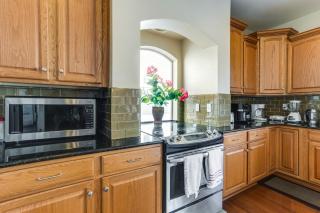 6 Mi to DIA Spacious Home with Backyard in Denver! - 2