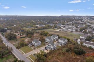 Stunning Area - 4BR Gem - 5 Mins to DT - Sleeps 10 - Austin - 3